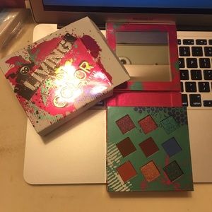 Living in color palette